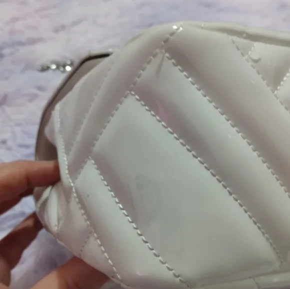 Host Pick✨Micheal Kors Peyton MED shoulder flap optic white bag NewW/Defects - Picture 16 of 17